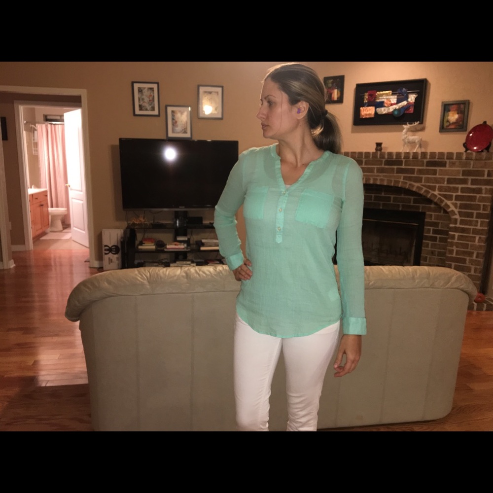 Aqua/turquoise shirt
